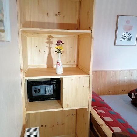 Aille River Tourist Hostel And Camping Doolin Cameră foto