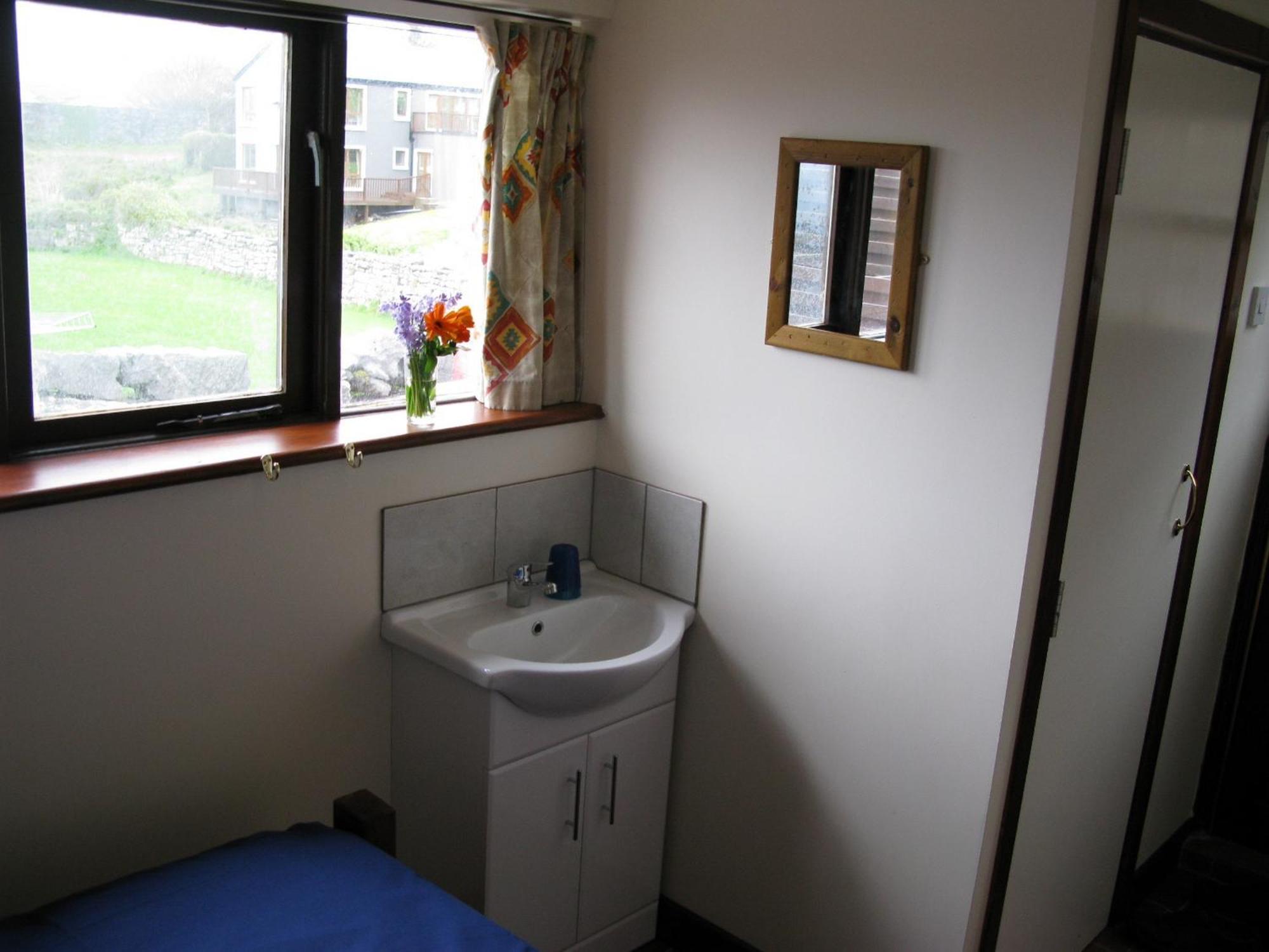 Aille River Tourist Hostel And Camping Doolin Cameră foto