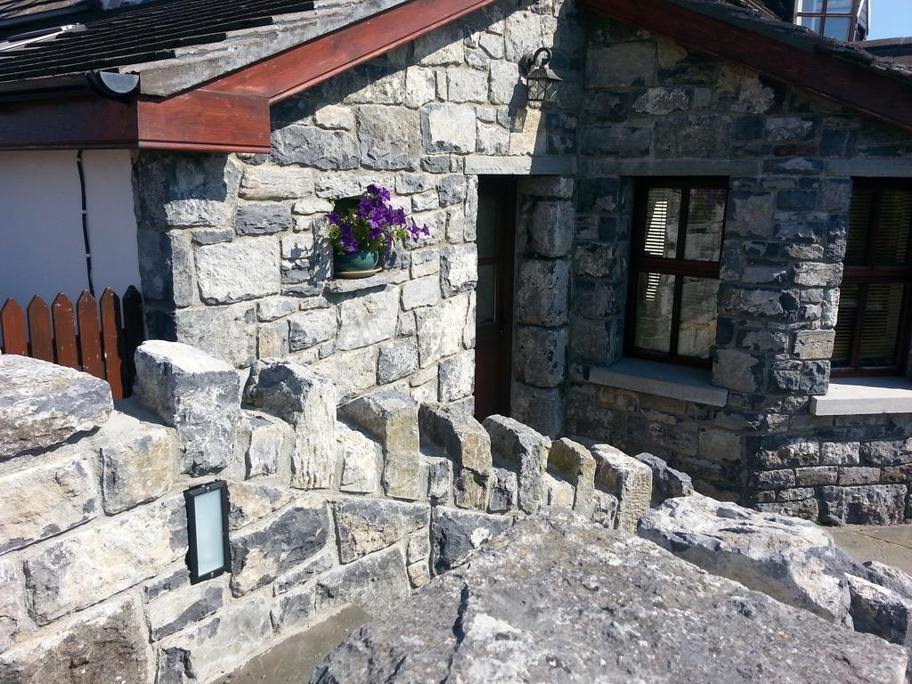 Aille River Tourist Hostel And Camping Doolin Exterior foto